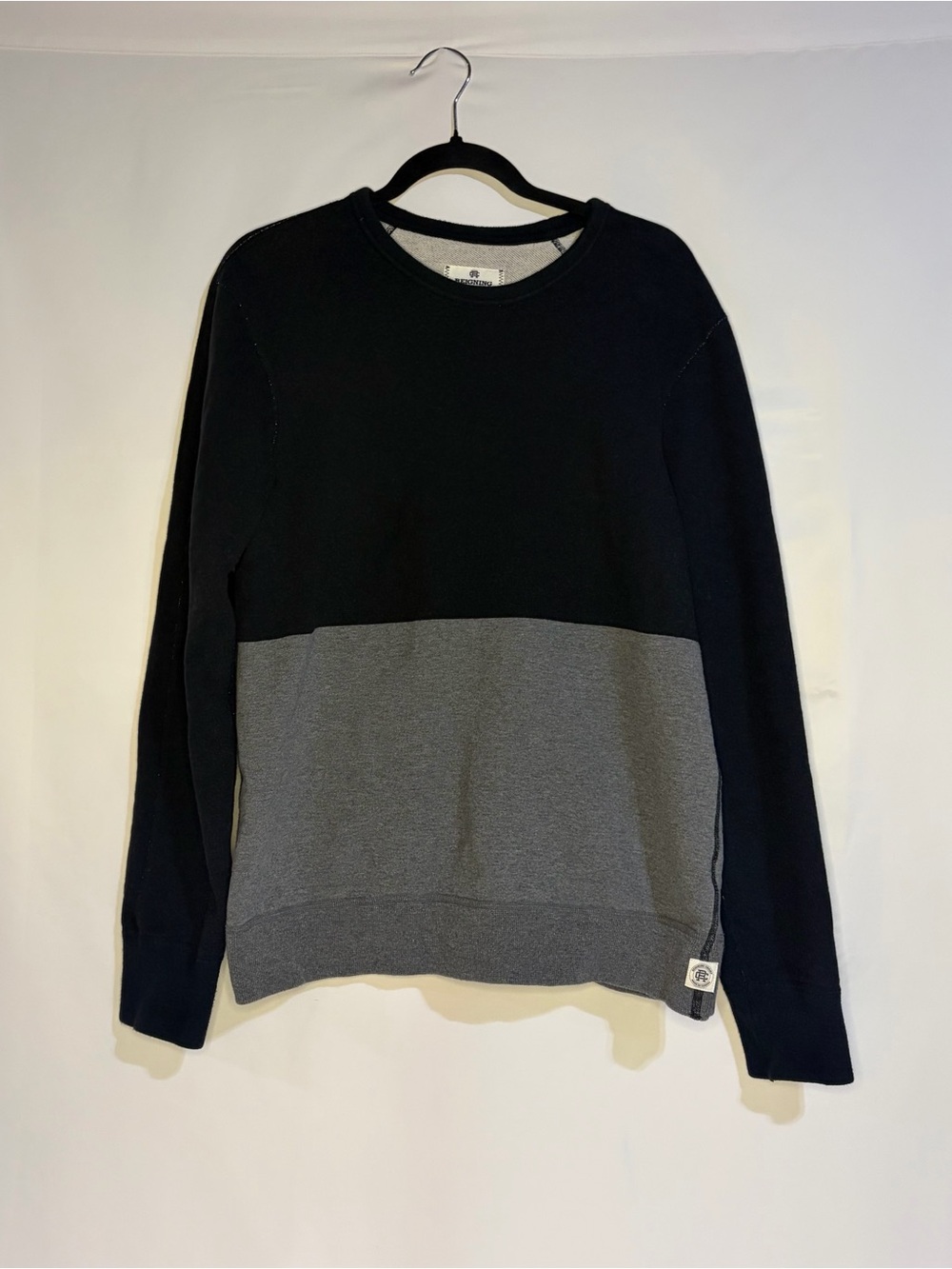 REIGNING CHAMP Two-Tone Crewneck Sweatshirt Black Grey Size Medium